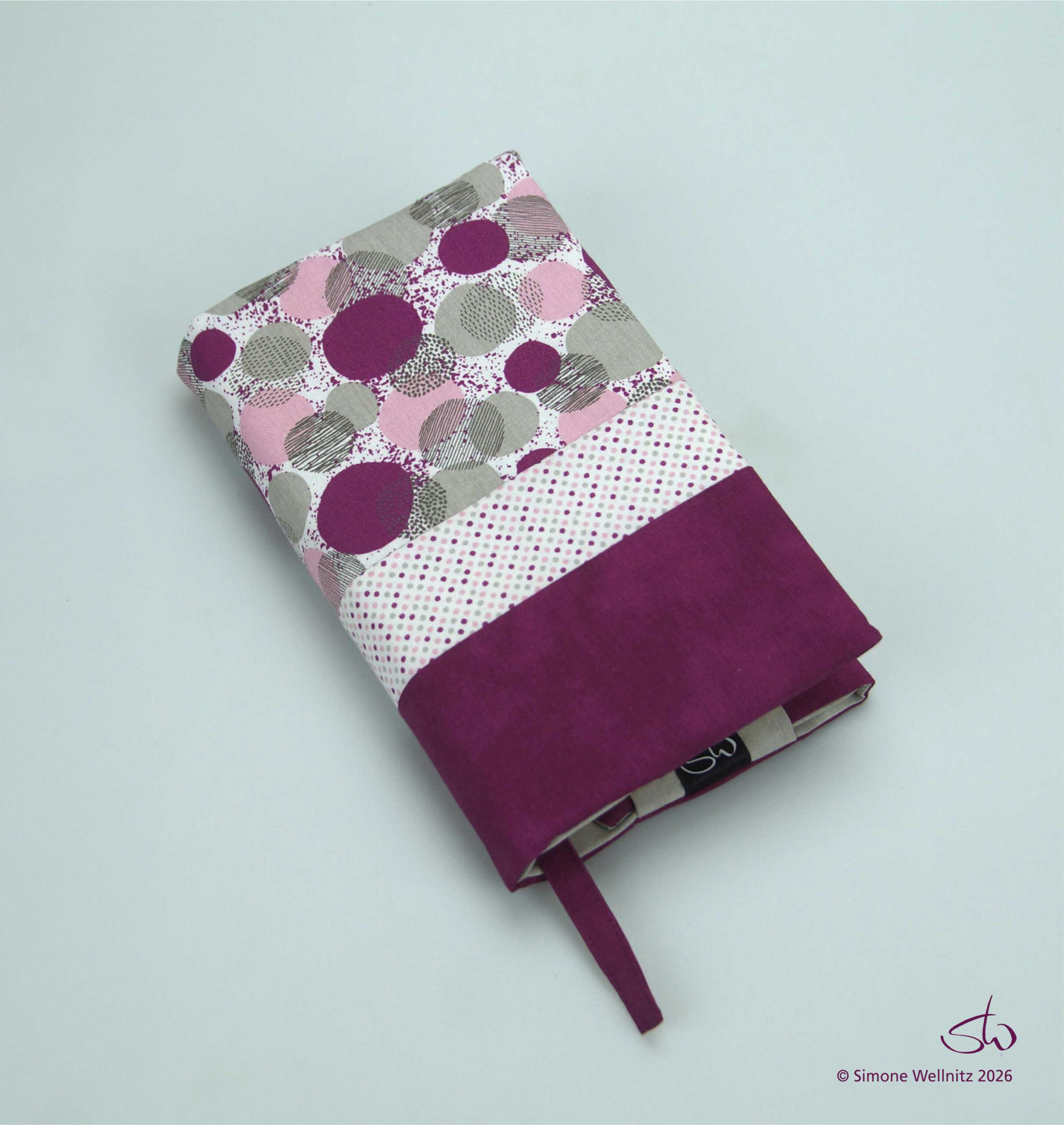 Du betrachtest gerade Buchhülle Ava